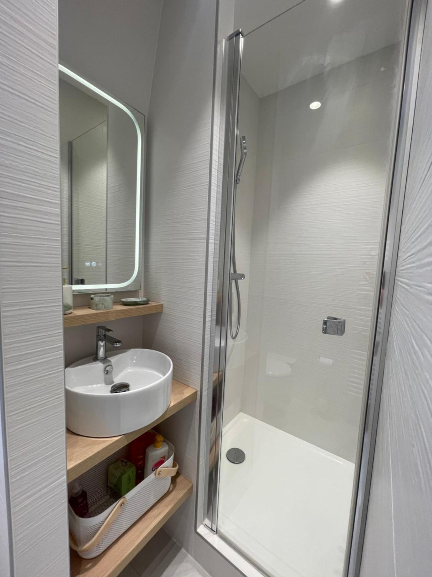 Appartements De Charme Du General Leclerc - Place D'Erlon - Hypercentre - Gare - 랭스 외부 사진