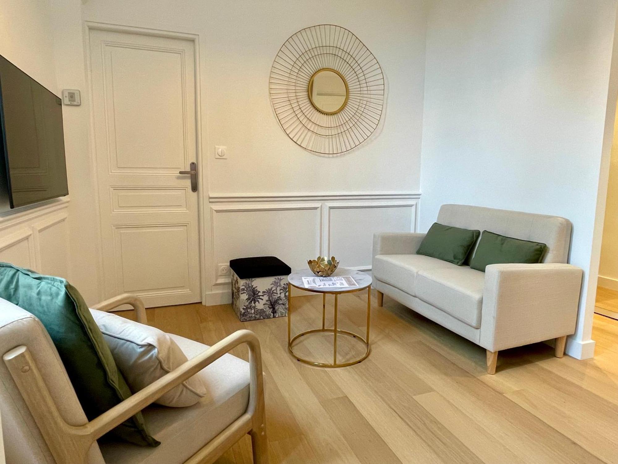 Appartements De Charme Du General Leclerc - Place D'Erlon - Hypercentre - Gare - 랭스 외부 사진