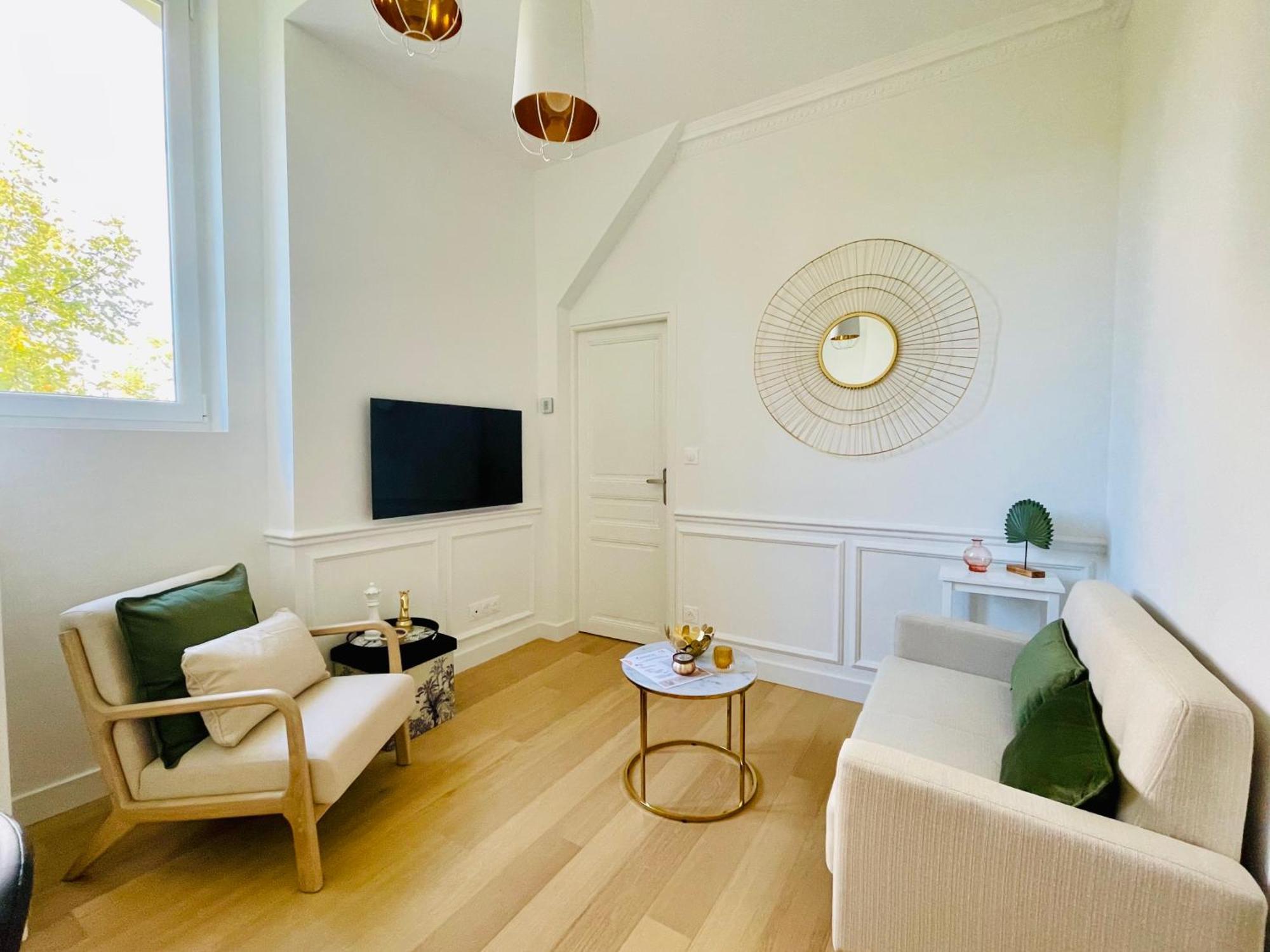 Appartements De Charme Du General Leclerc - Place D'Erlon - Hypercentre - Gare - 랭스 외부 사진